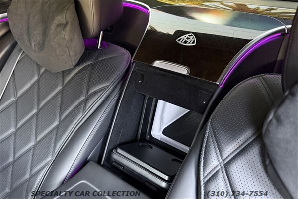 2022 Maybach S580 in Graphite Grey/Matt Black - interior photo 24