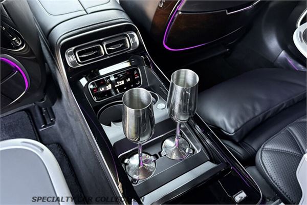 2022 Maybach S580 in Graphite Grey/Matt Black - interior photo 22
