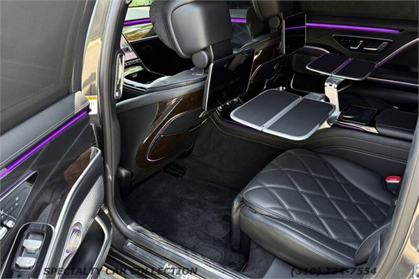 2022 Maybach S580 in Graphite Grey/Matt Black - interior photo 17