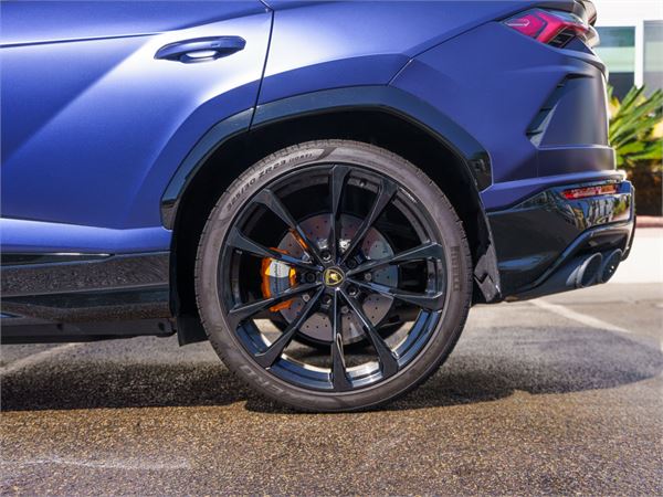2022 Lamborghini Urus in Blue Astraeus Metallic - exterior photo 14