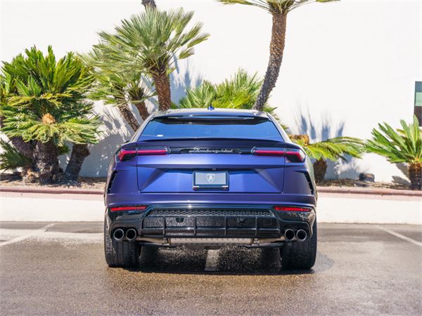 2022 Lamborghini Urus in Blue Astraeus Metallic - exterior photo 5