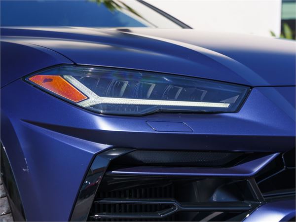 2022 Lamborghini Urus in Blue Astraeus Metallic - exterior photo 11
