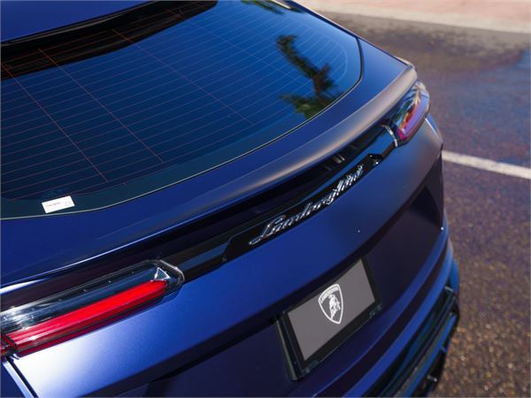 2022 Lamborghini Urus in Blue Astraeus Metallic - exterior photo 9
