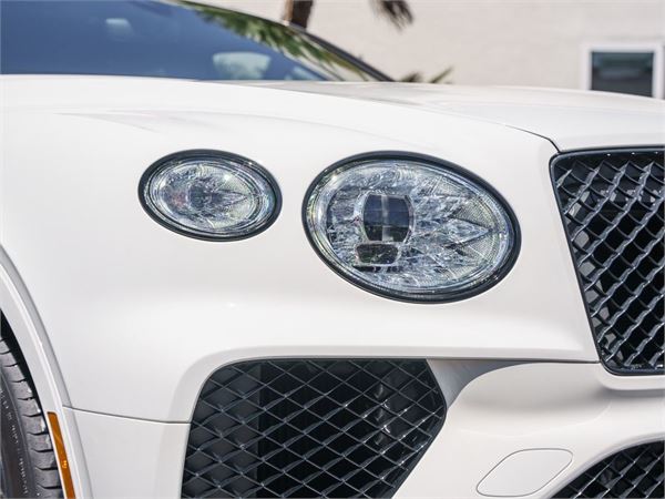 2025 Bentley Bentayga EWB in Glacier White - exterior photo 10