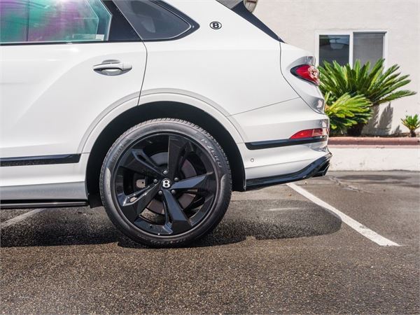 2025 Bentley Bentayga EWB in Glacier White - exterior photo 14