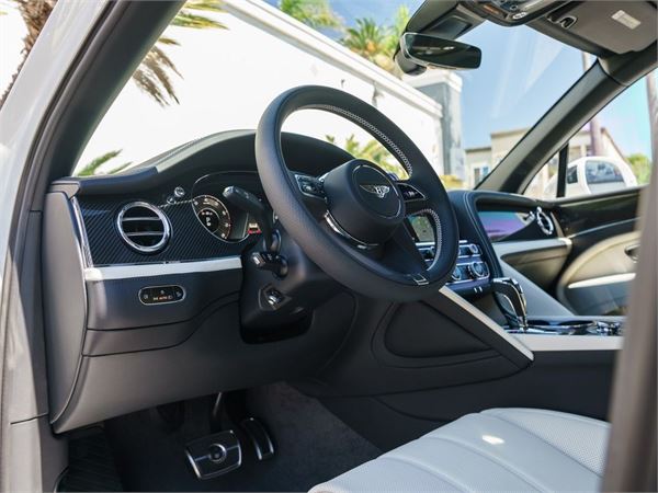 2025 Bentley Bentayga EWB in Glacier White - interior photo 15