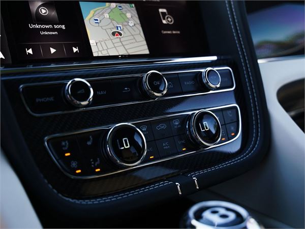 2025 Bentley Bentayga EWB in Glacier White - interior photo 19