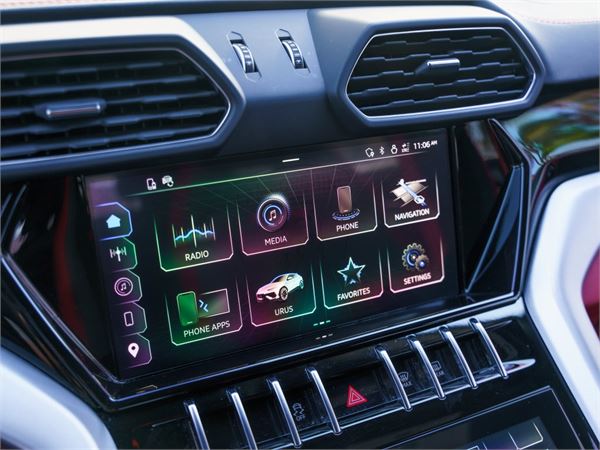 2023 Lamborghini Urus S in Grigio Keres Metallic - interior photo 18