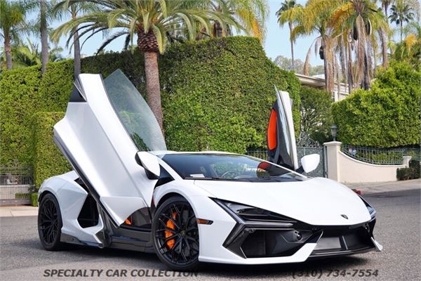 2026 Lamborghini Revuelto in Bianco Icarus - exterior photo 4