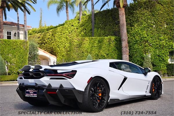 2026 Lamborghini Revuelto in Bianco Icarus - exterior photo 7