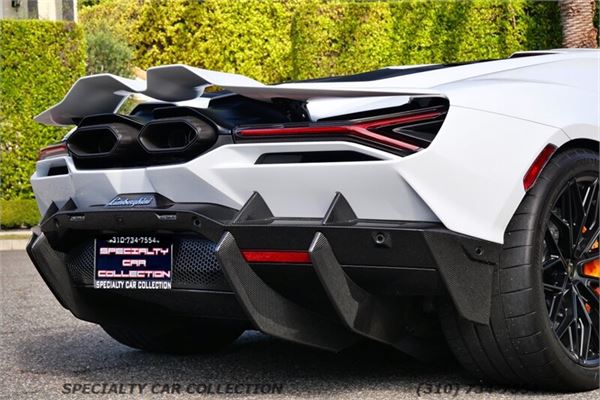 2026 Lamborghini Revuelto in Bianco Icarus - exterior photo 13