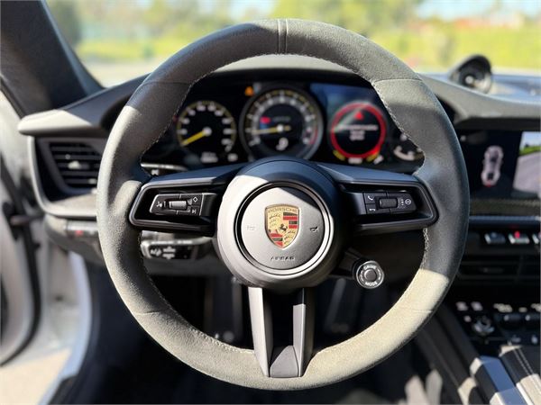 2022 Porsche 911 GT3 in White - interior photo 21