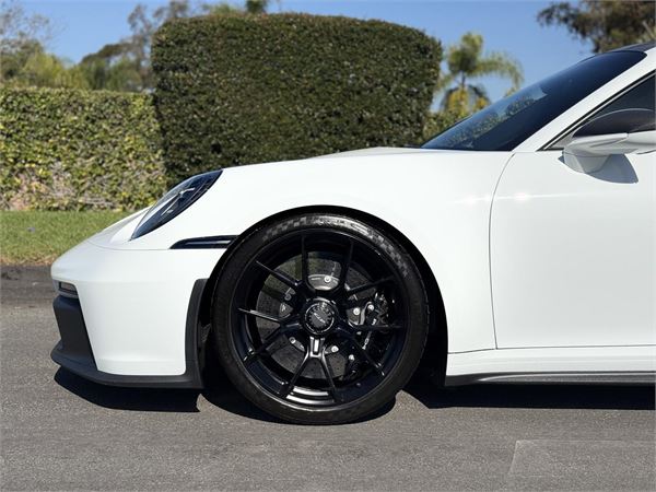 2022 Porsche 911 GT3 in White - exterior photo 3