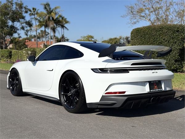 2022 Porsche 911 GT3 in White - exterior photo 6