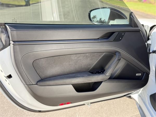 2022 Porsche 911 GT3 in White - interior photo 17