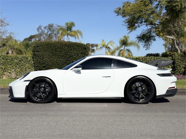 2022 Porsche 911 GT3 in White - exterior photo 5