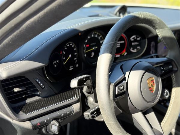 2022 Porsche 911 GT3 in White - interior photo 20