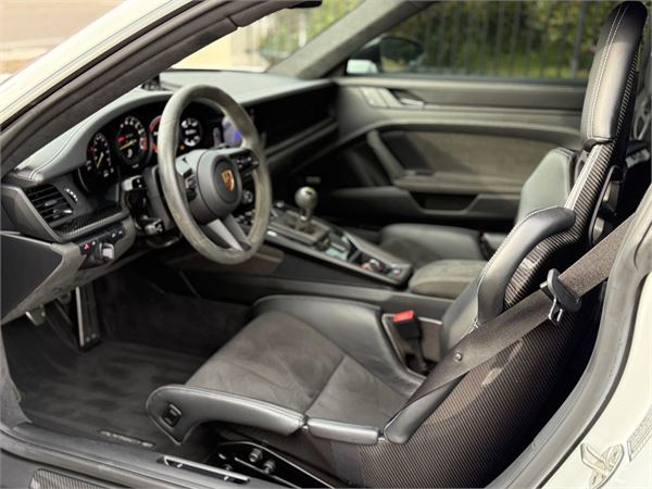 2022 Porsche 911 GT3 in White - interior photo 16