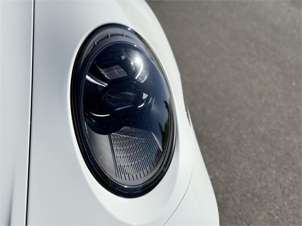 2022 Porsche 911 GT3 in White - exterior photo 14