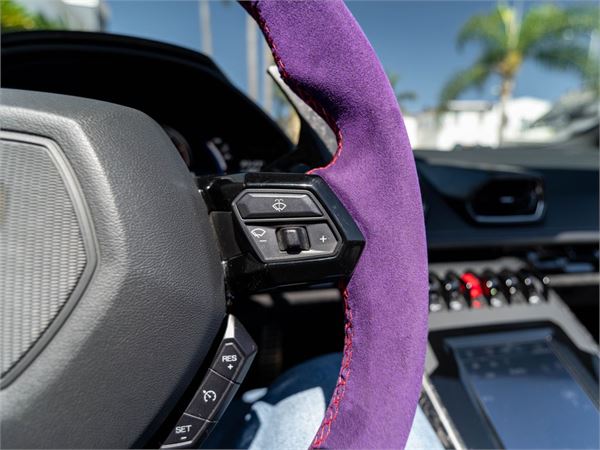 2024 Lamborghini Huracan EVO in Viola Pasifae Metallic - interior photo 23