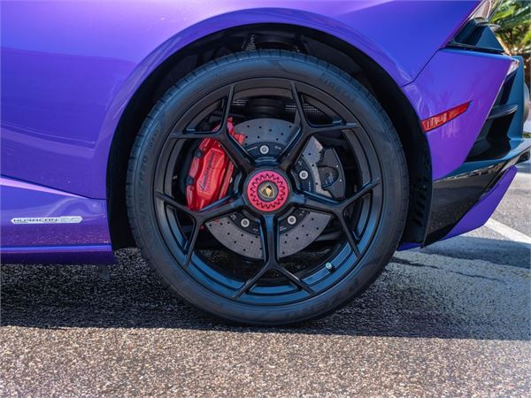 2024 Lamborghini Huracan EVO in Viola Pasifae Metallic - exterior photo 9