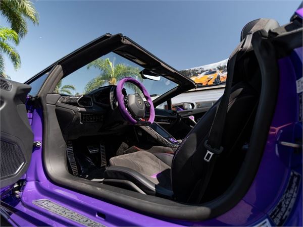 2024 Lamborghini Huracan EVO in Viola Pasifae Metallic - interior photo 17
