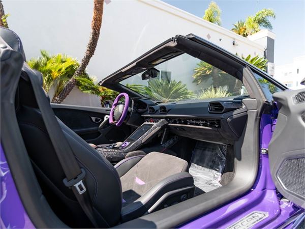 2024 Lamborghini Huracan EVO in Viola Pasifae Metallic - interior photo 19