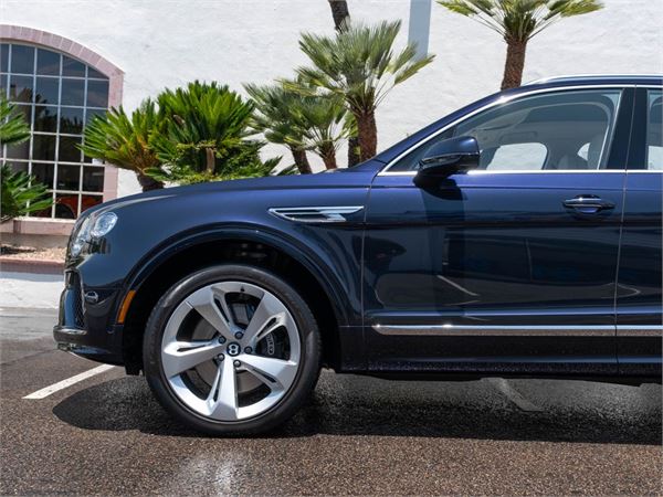 2024 Bentley Bentayga in Dark Sapphire Metallic - exterior photo 7