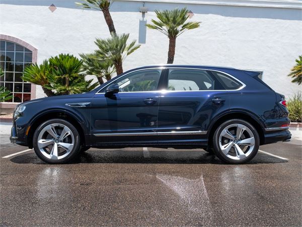 2024 Bentley Bentayga in Dark Sapphire Metallic - exterior photo 4